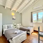 Rubina Sidari With Private Pool By Dadovillas Velonádes