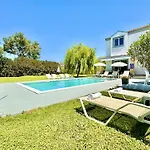 Rubina Sidari With Private Pool By Dadovillas Velonádes