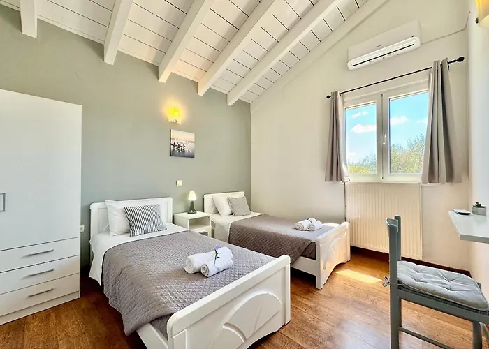 Rubina Sidari With Private Pool By Dadovillas Velonádes