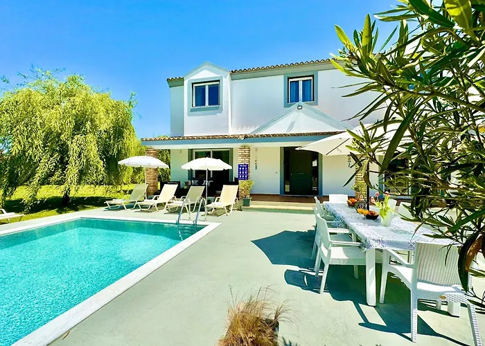 וילה Rubina Sidari With Private Pool By Dadovillas Velonádes