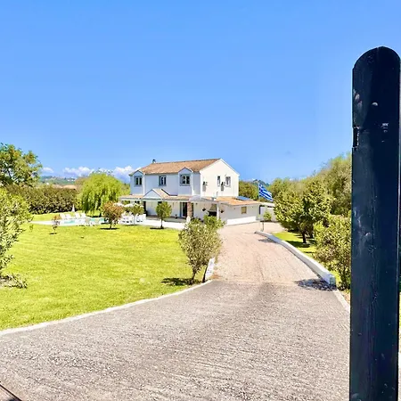 ヴィラ Rubina Sidari With Private Pool By Dadovillas Velonádes